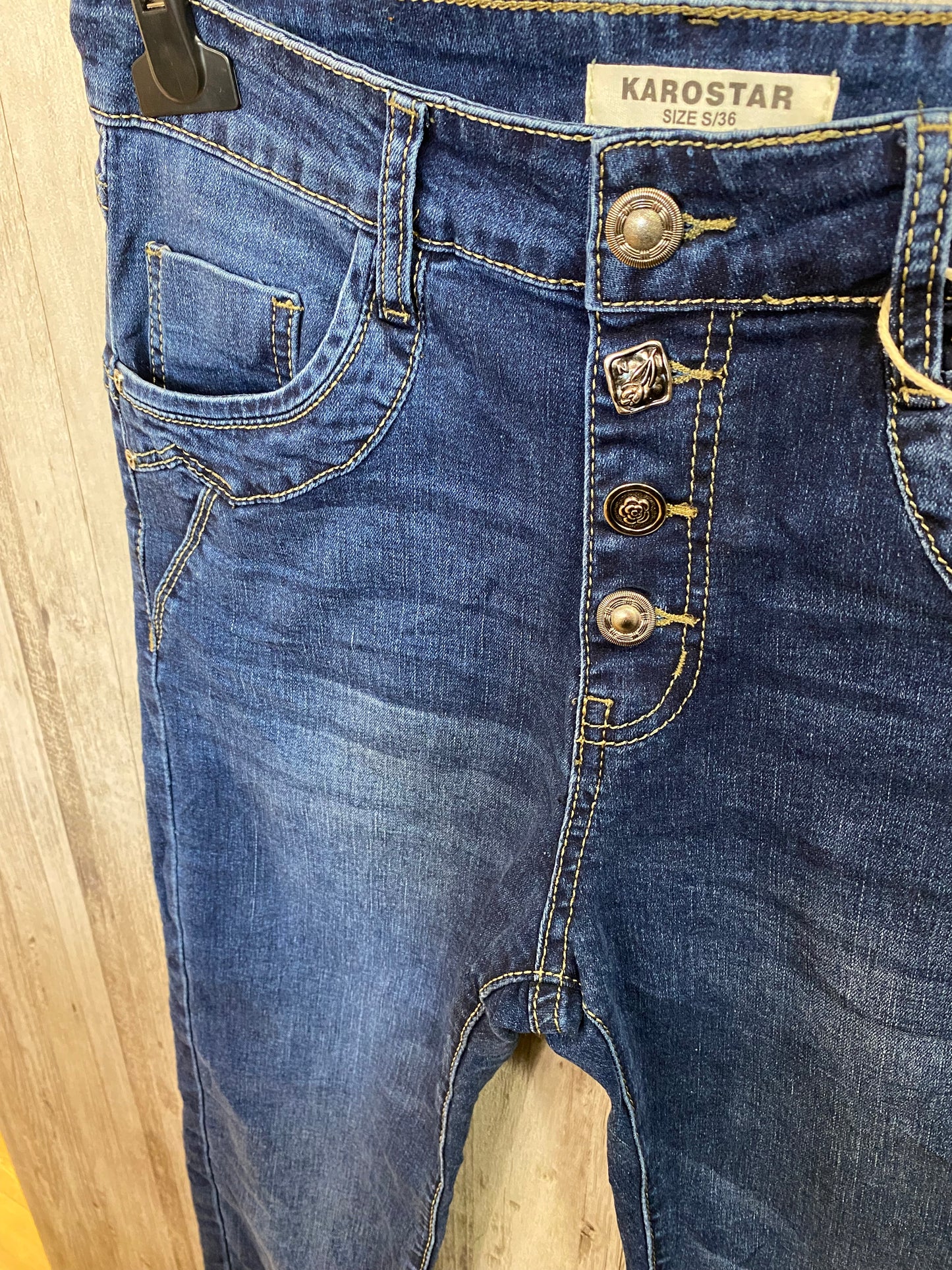 Karostar bleu brut bouton perle KM8943